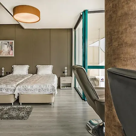 Alek Апартаменты Золотые Пески