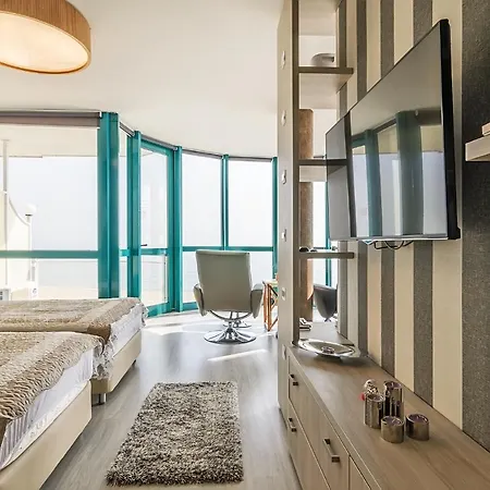 Alek Золотые Пески